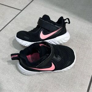 Toddler Nike Revolution Sneaker size 5